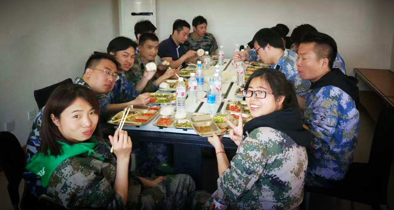 “團結一心，勇往直前”-2017萬興通達拓展活動_萬興通達裝飾