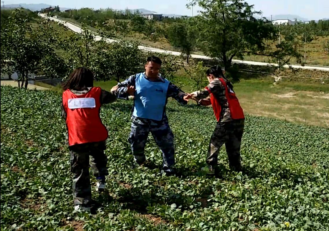 “團結一心，勇往直前”-2017萬興通達拓展活動_萬興通達裝飾