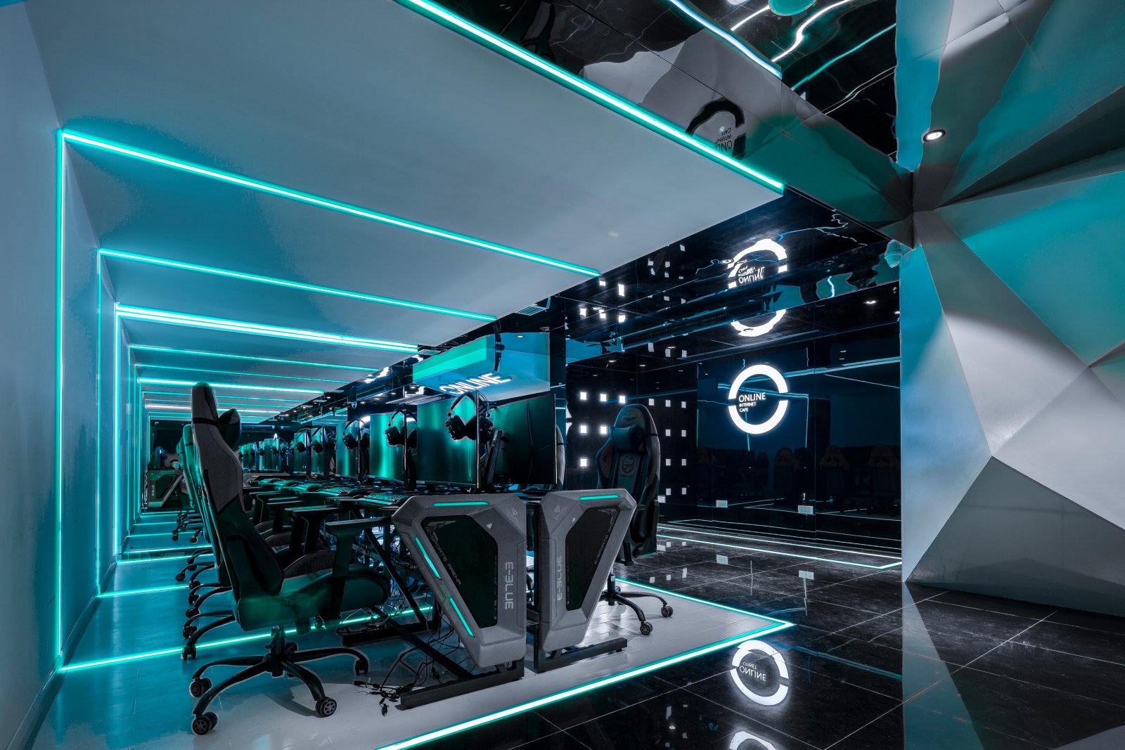 北京萬(wàn)興通達(dá)辦公裝修項(xiàng)目-豪華網(wǎng)吧裝修效果圖