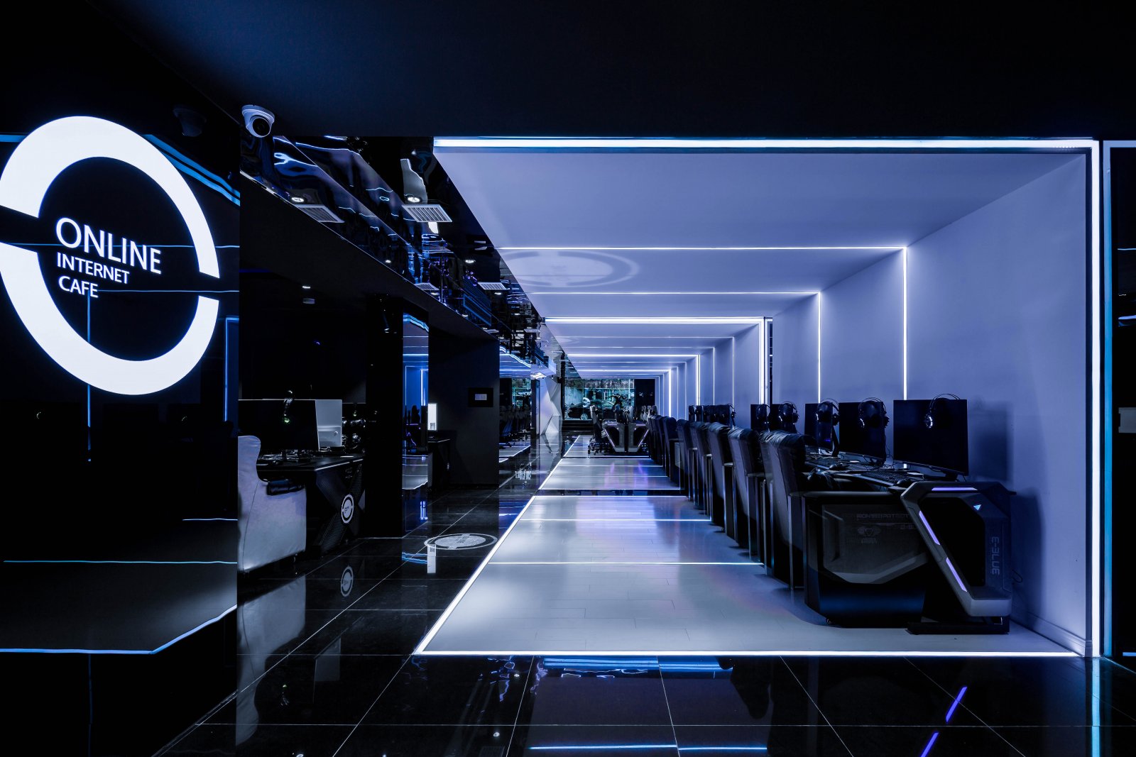 北京萬(wàn)興通達(dá)辦公裝修項(xiàng)目-豪華網(wǎng)吧裝修效果圖