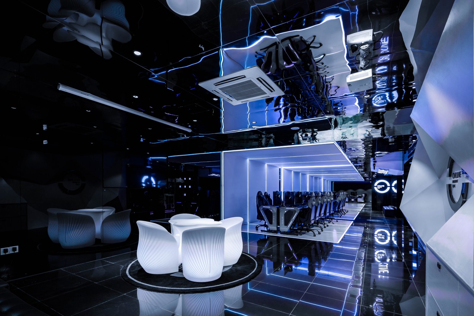 北京萬(wàn)興通達(dá)辦公裝修項(xiàng)目-豪華網(wǎng)吧裝修效果圖