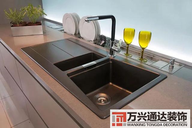 家裝修家裝修墻面用乳膠漆好還是藝術(shù)漆好