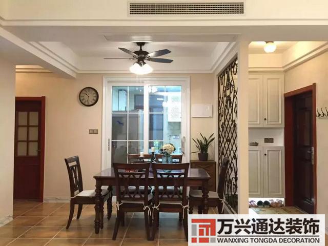 餐廳吊頂裝修餐廳吊頂裝修效果圖片大全 現(xiàn)代 簡(jiǎn)約