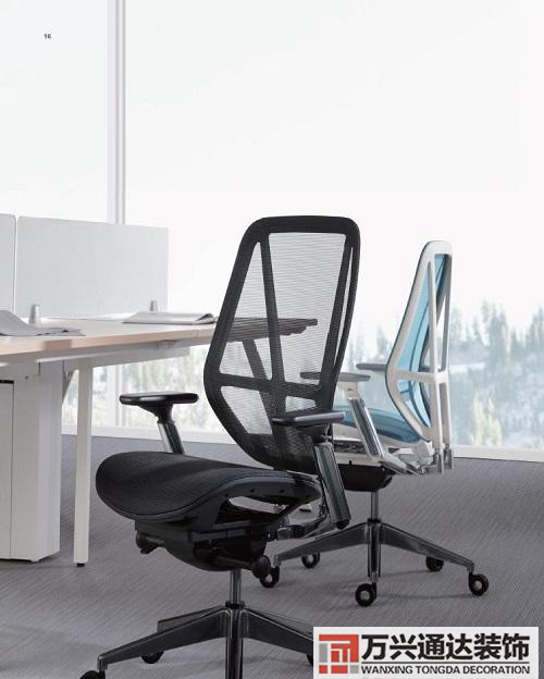 辦公室風(fēng)水座位擺設(shè)坐西向東坐西向東的辦公室風(fēng)水