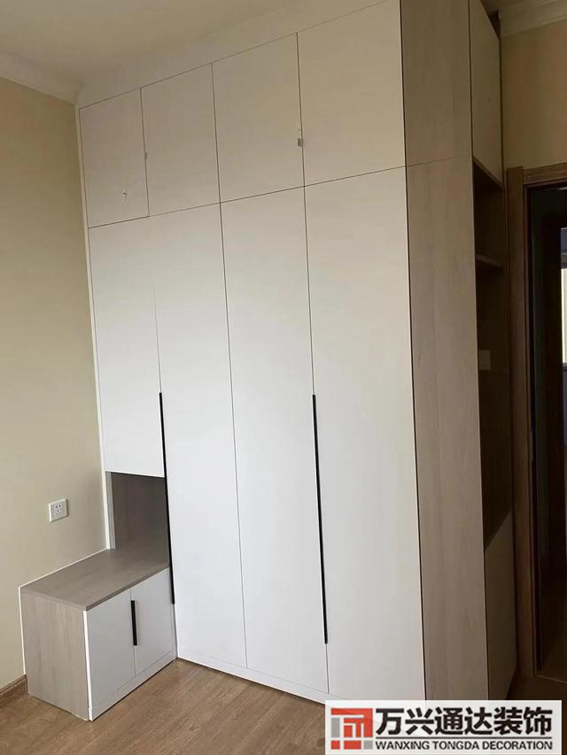 裝修衣柜效果圖現在裝修衣柜效果圖